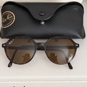 Ray-Ban Brown Lens Sunglasses with Black Case